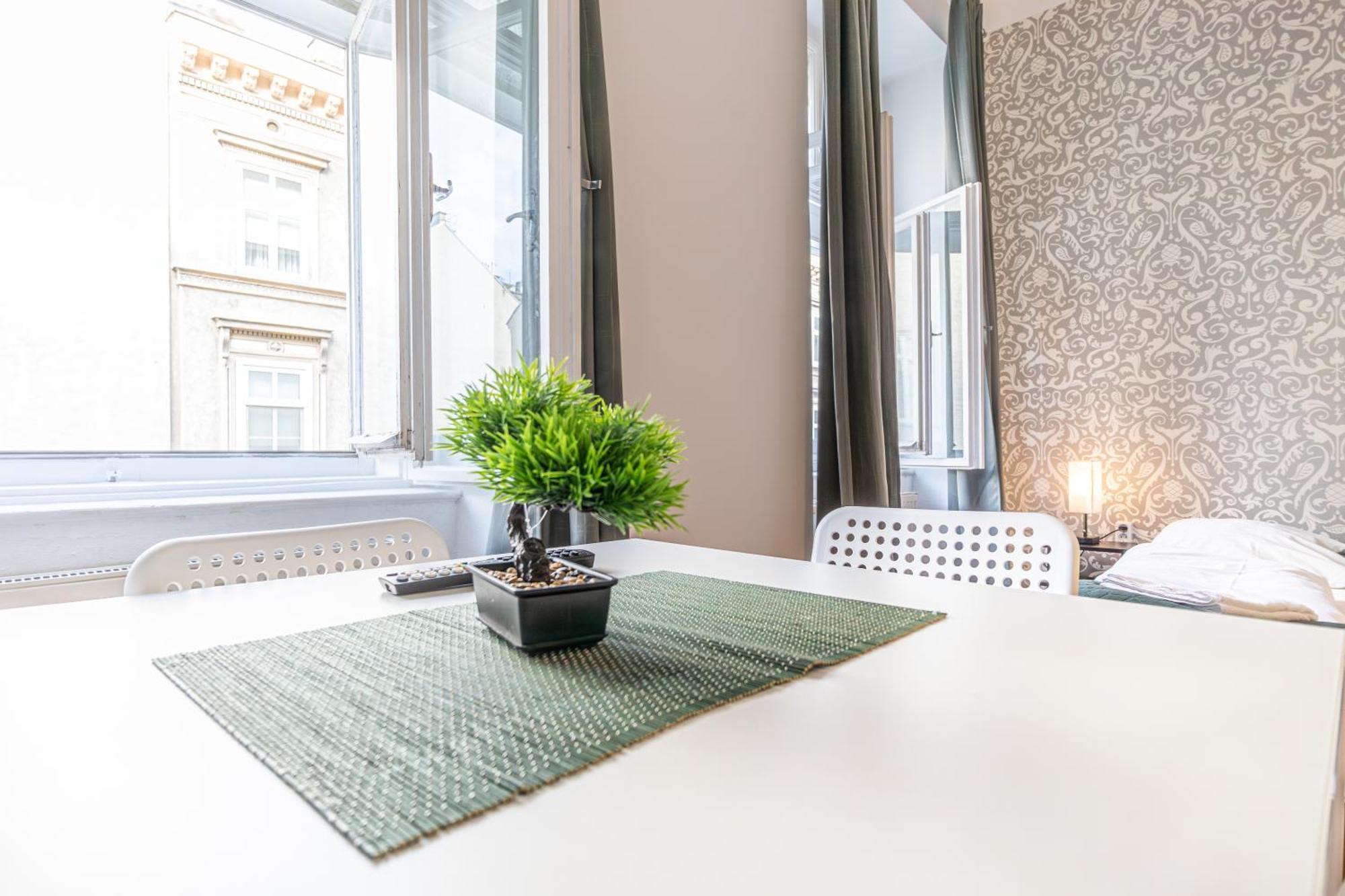 شقة Friendly 2Br Apt- Near Rennweg & Belvedere Palace فيينا المظهر الخارجي الصورة